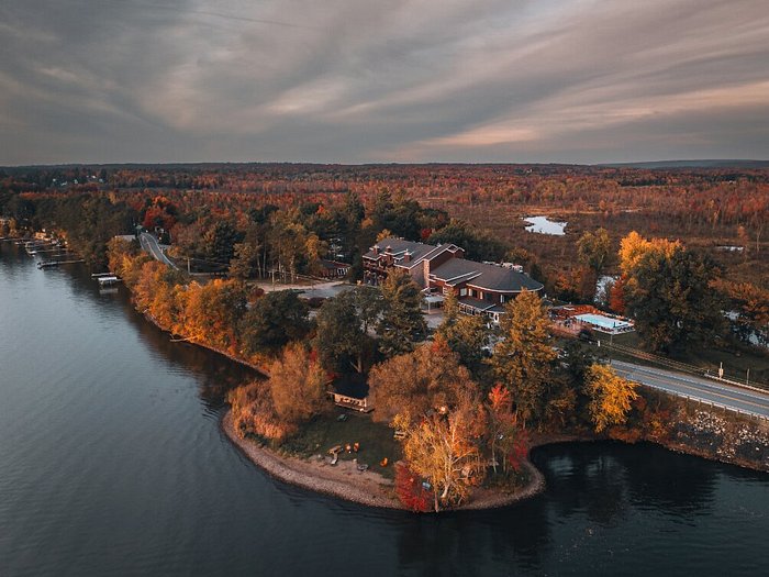 HOTEL LAC-BROME preview